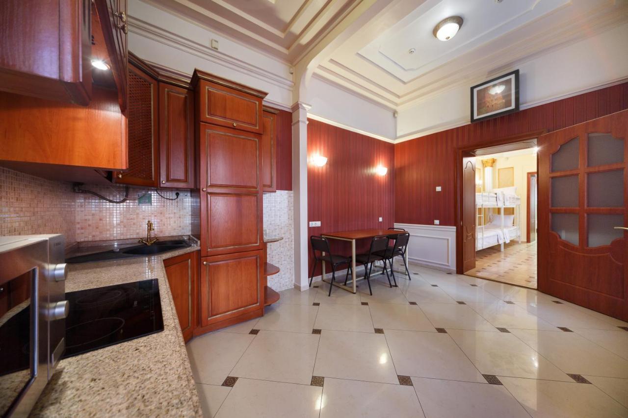 Hostel Suputnyk Львов Экстерьер фото